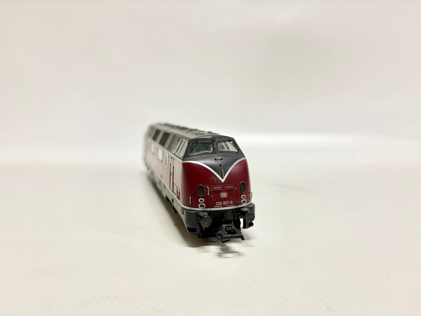 Märklin 3780 Mfx-Digital Umbau + Sound Diesellok Br 220 007-9 DB AC H0