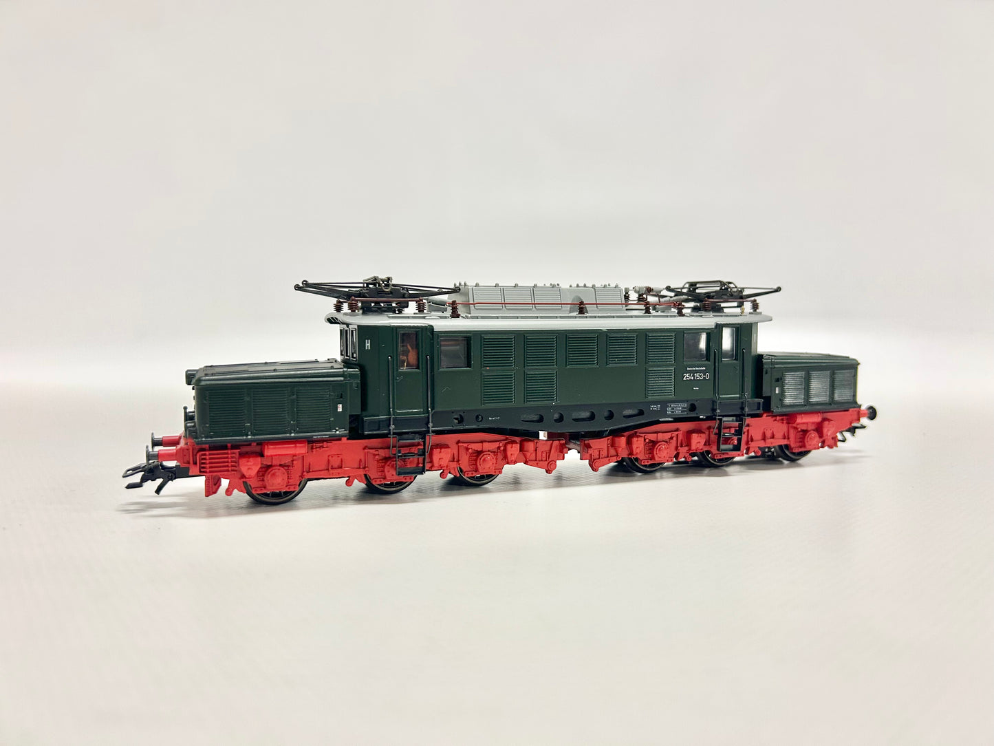 Märklin 3335 Br 254 E-Lok "Eisenschwein" DR, H0, OVP, TOP