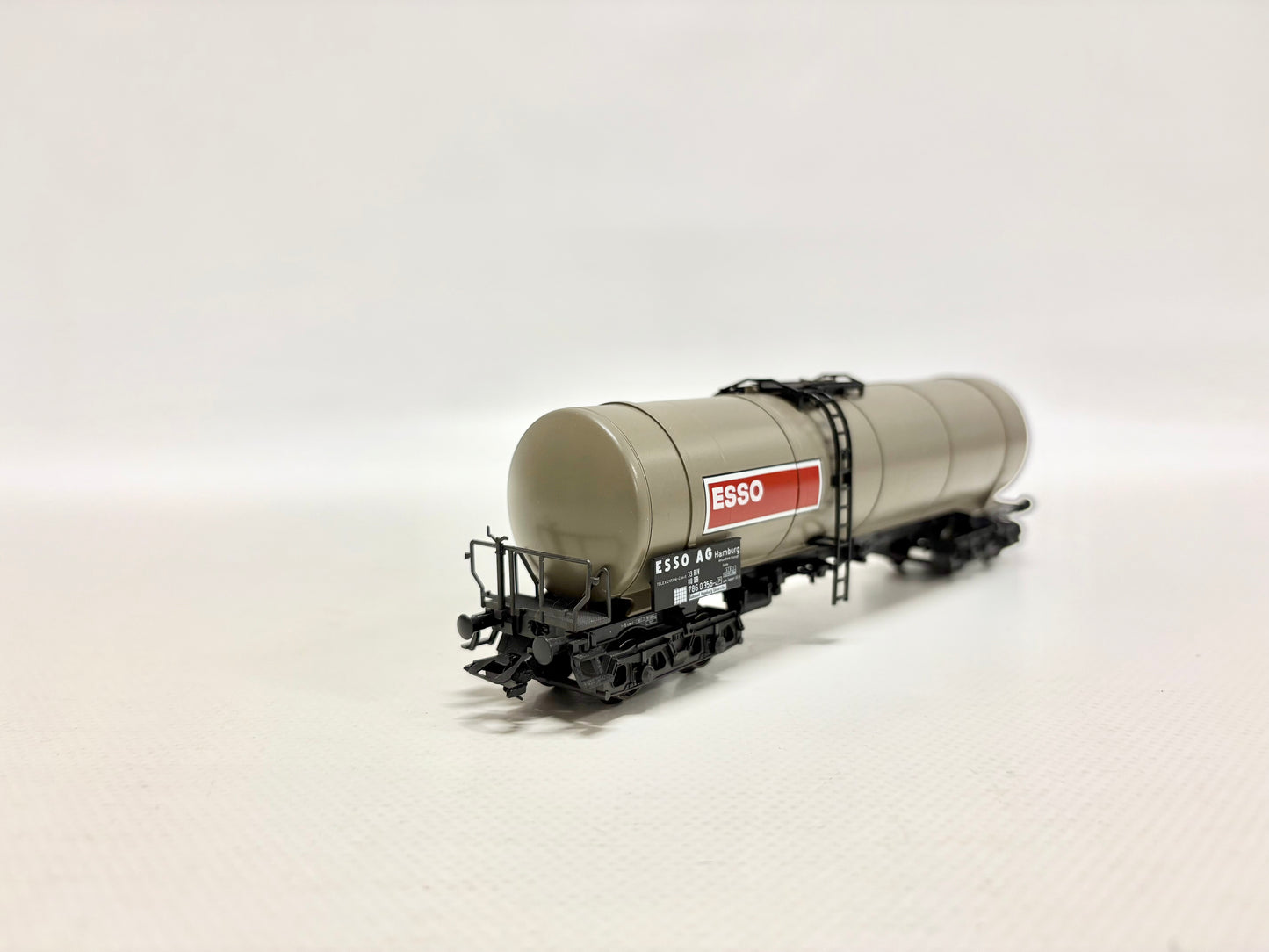Märklin 4754 Vierachsiger Kesselwagen "Esso" DB AC H0