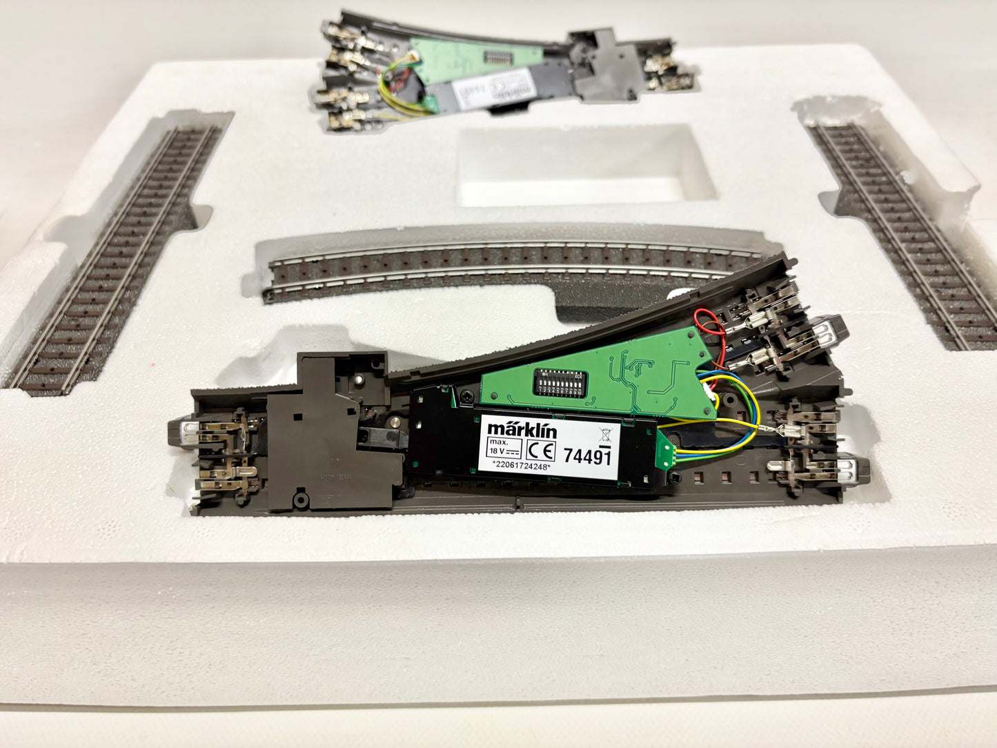 Märklin 24802 C-Gleis Ergänzungspackung mit Digital-Weichenantrieben AC H0