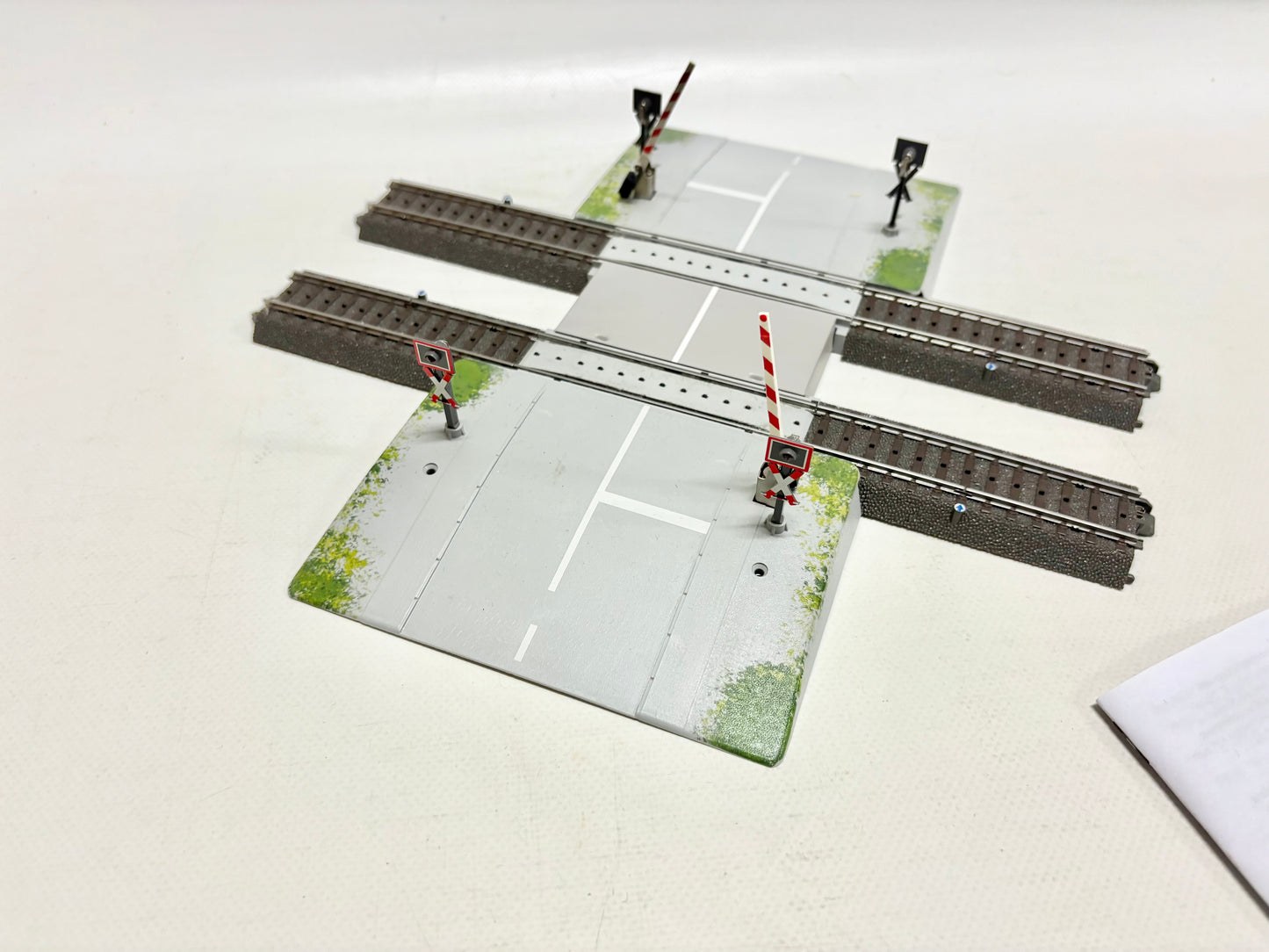 Märklin 74924 Bahnübergang zweigleisig C-Gleis AC H0