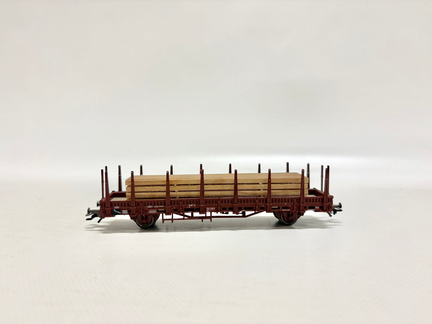 Roco Güterwagen Rungenwagen mit Holzladung ÖBB DC H0