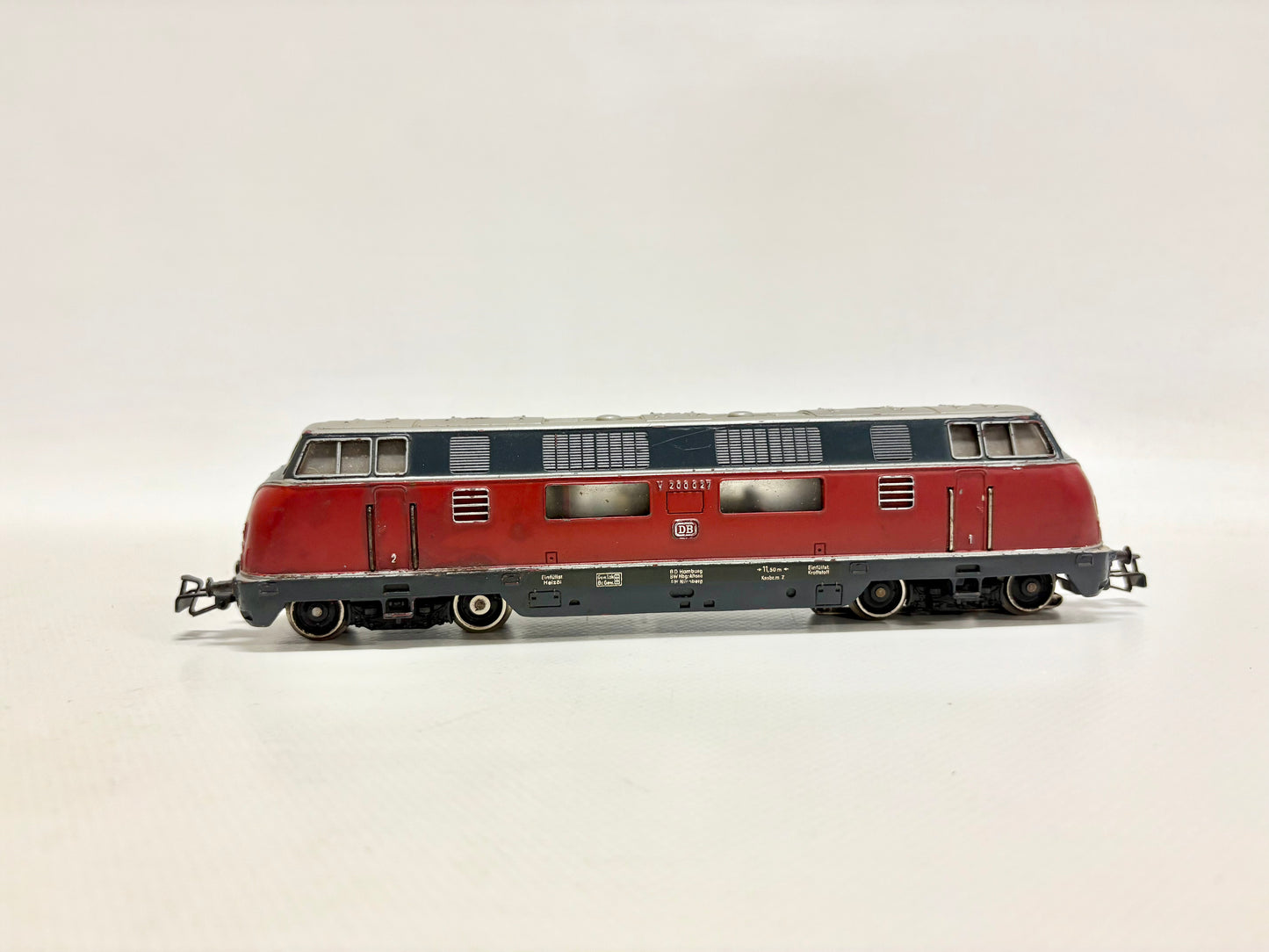 Märklin 3021 Diesellok V200 027 DB AC H0