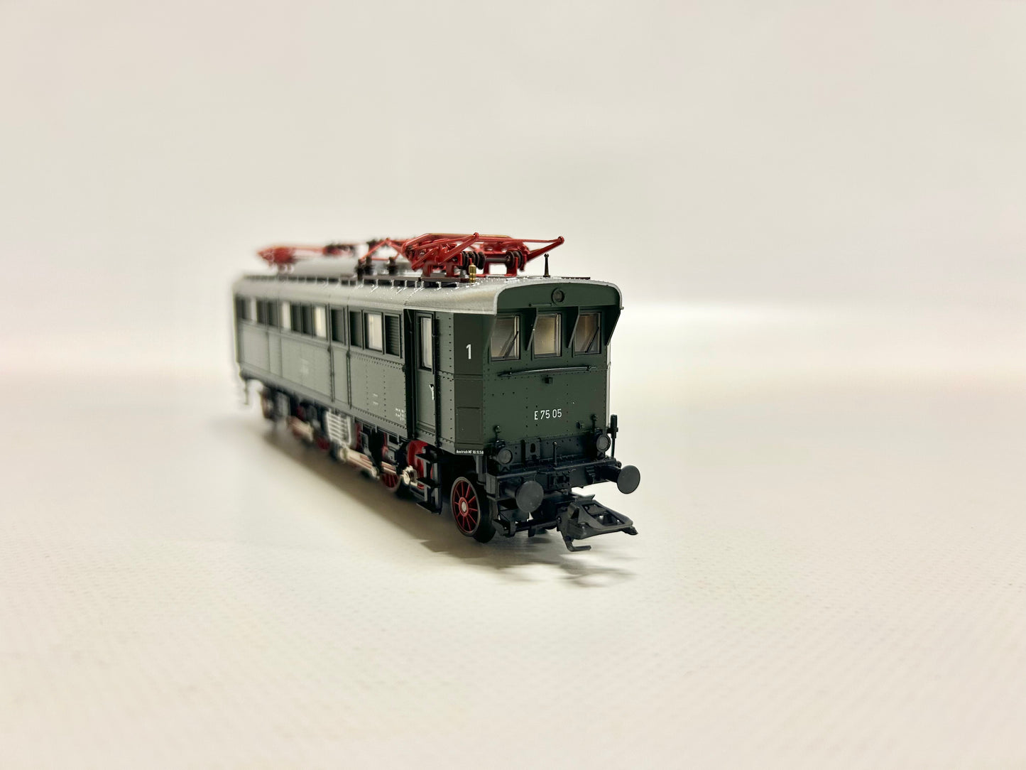 Märklin 37750 Digital + Sound E-Lok Br E75 05 DB AC H0