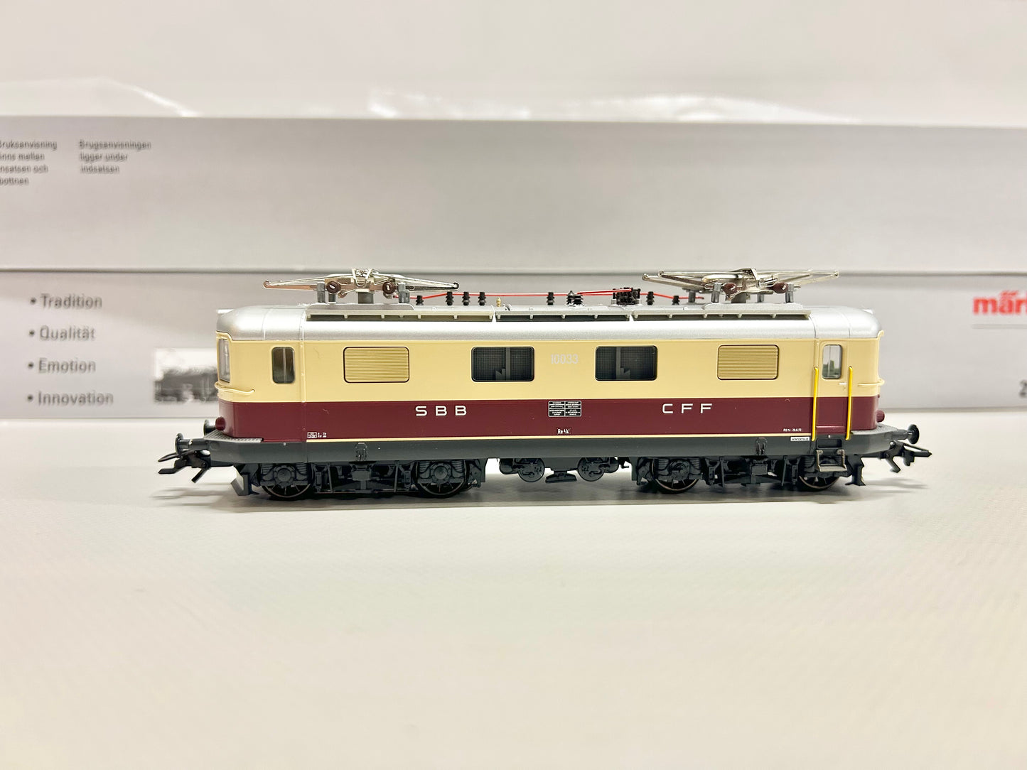 Märklin 26557 Mfx-Digital + Sound Zugpackung TEE-Schnellzug "Bavaria" mit E-Lok Re4/4 SBB AC H0