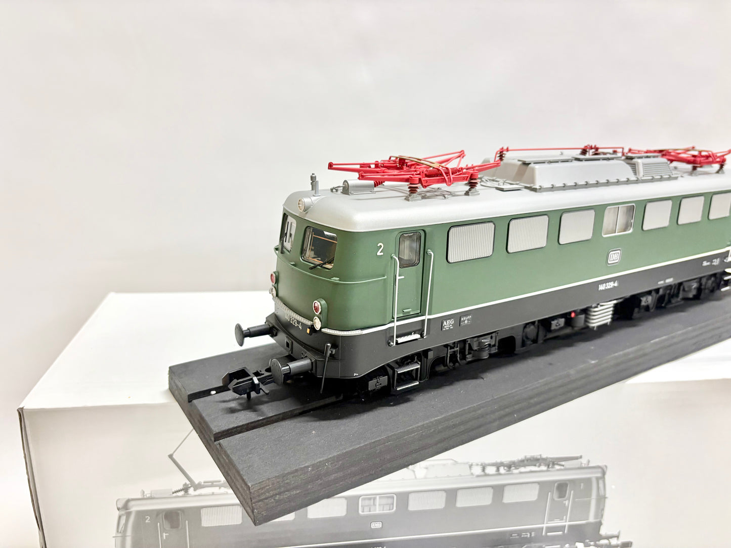 Märklin 55013 Mfx-Digital + Sound E-Lok Br 140 329-4 DB Spur 1