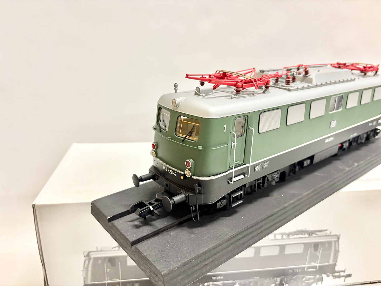 Märklin 55013 Mfx-Digital + Sound E-Lok Br 140 329-4 DB Spur 1