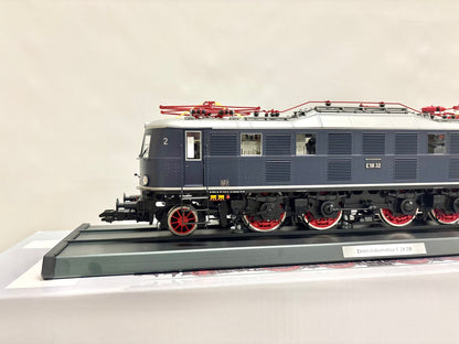Märklin 55181 Mfx-Digital + Sound E-Lok E18 32 DB Spur 1