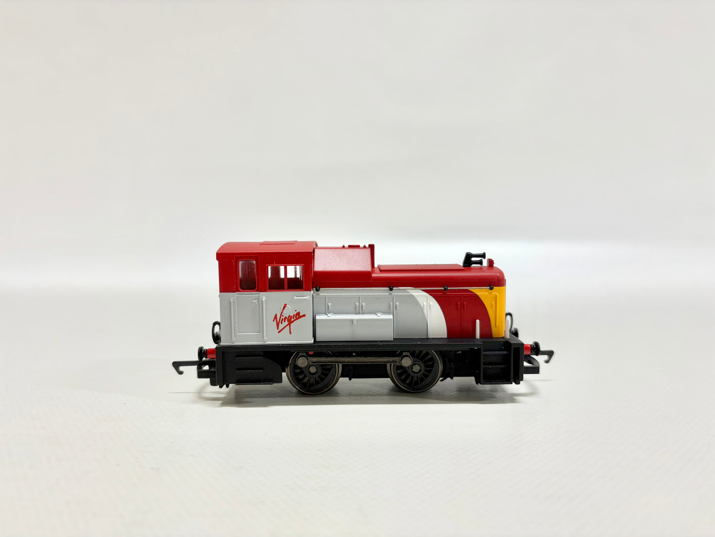 Hornby R2375 Diesellok Virgin 0-4-0 Class 06 Mechanical Shunter DC H0