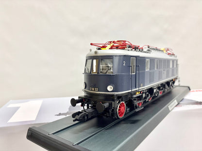 Märklin 55181 Mfx-Digital + Sound E-Lok E18 32 DB Spur 1