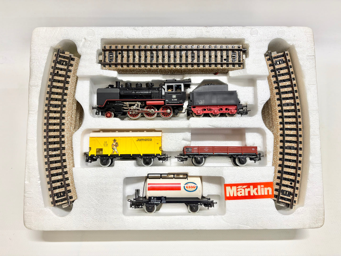 Märklin 3203 Güterzug mit Gleisoval Dampflok Br 24 058 DB AC H0