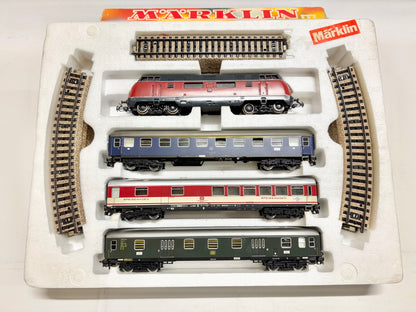 Märklin 3122 Personenzug mit Gleisoval Diesellok V200 006 DB AC H0