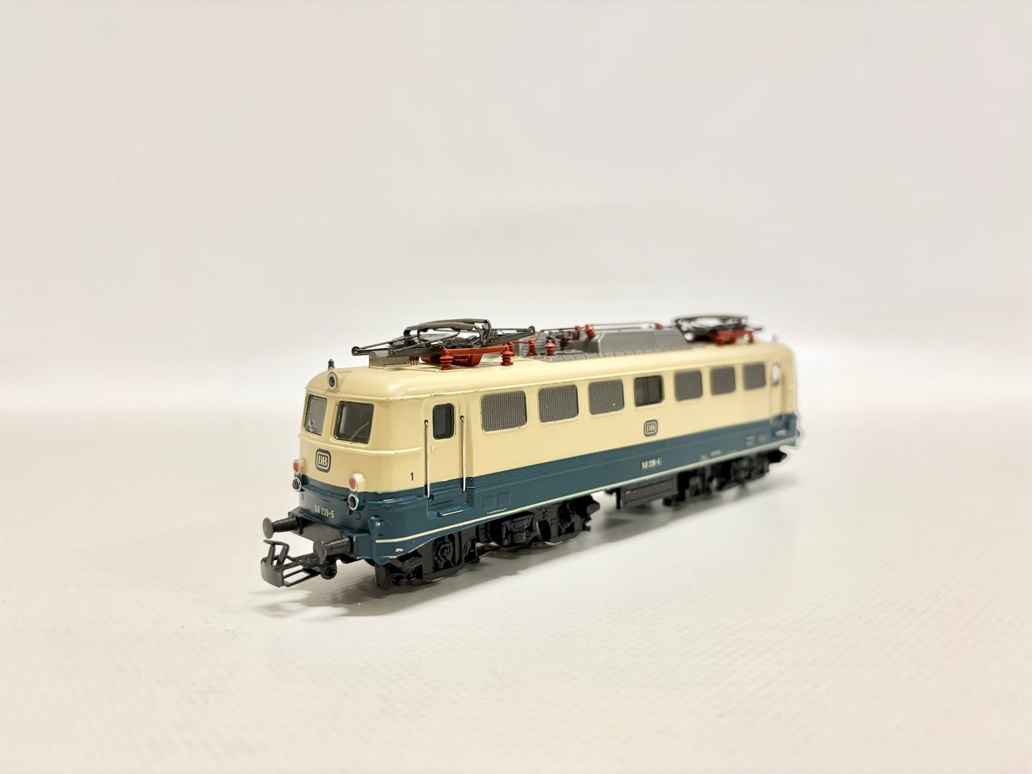 Märklin 3156 E-Lok Br 140 239-5 DB AC H0