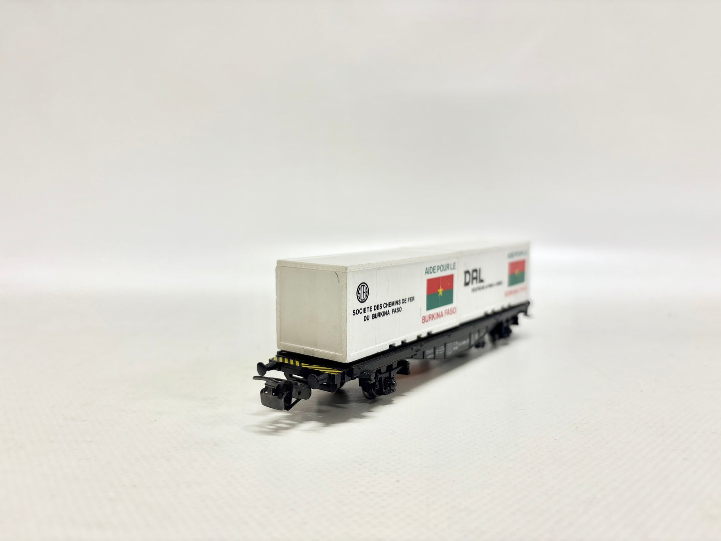 Märklin Güterwagen Containerwagen "Hilfe für Burkina Faso" DB AC H0
