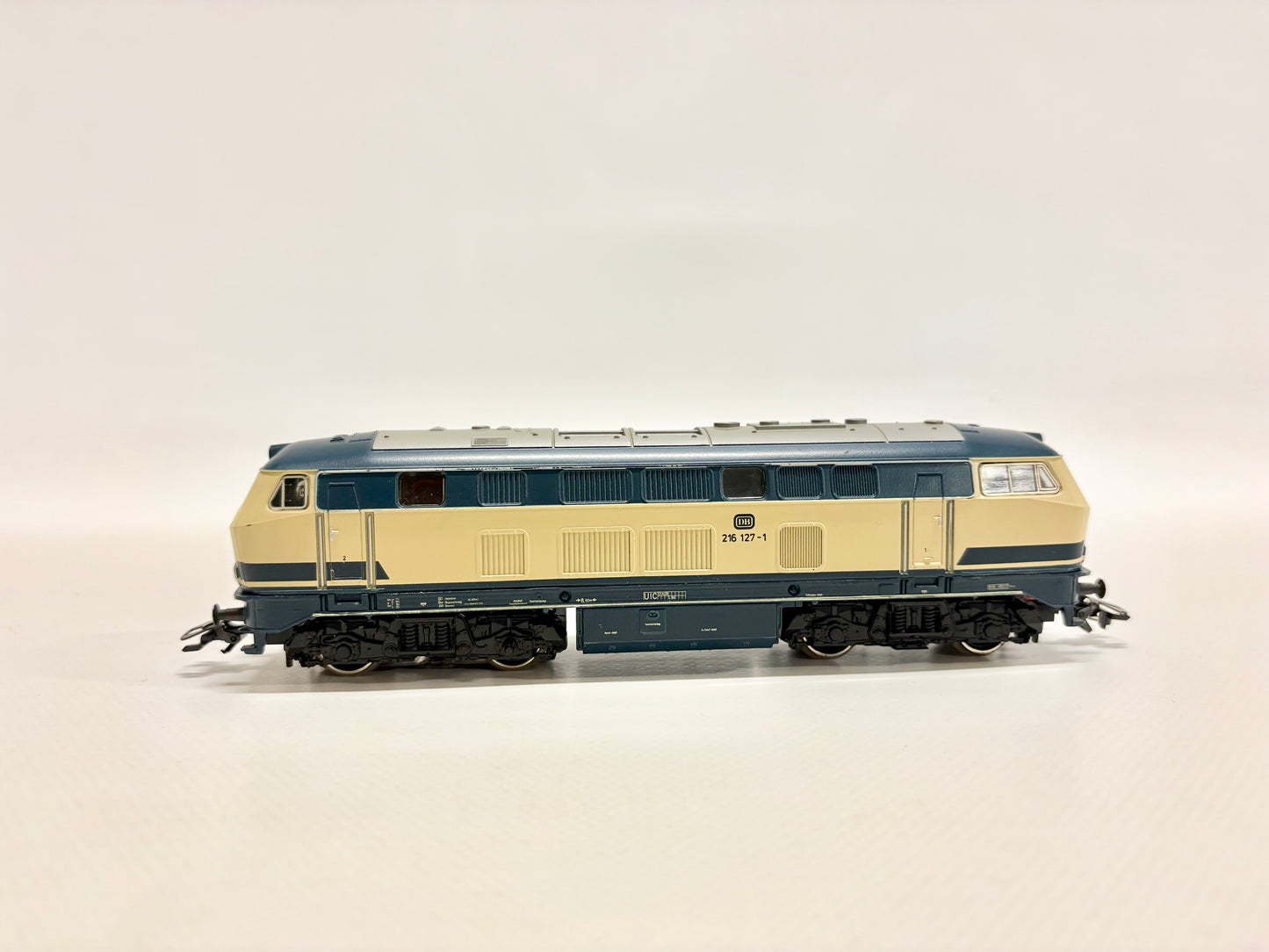 Märklin 3074 Digital-Umbau Diesellok Br 216 127-1 DB AC H0