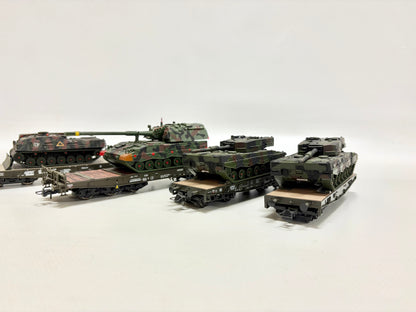 Roco 4x Mini Tanks Scherlastwagen mit Militärfahrzeugen beladen H0