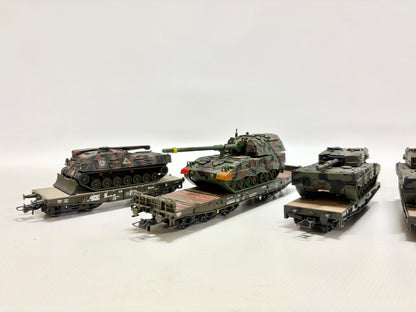 Roco 4x Mini Tanks Scherlastwagen mit Militärfahrzeugen beladen H0