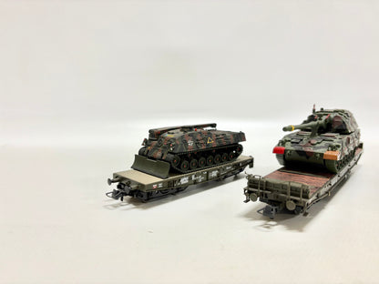 Roco 4x Mini Tanks Scherlastwagen mit Militärfahrzeugen beladen H0