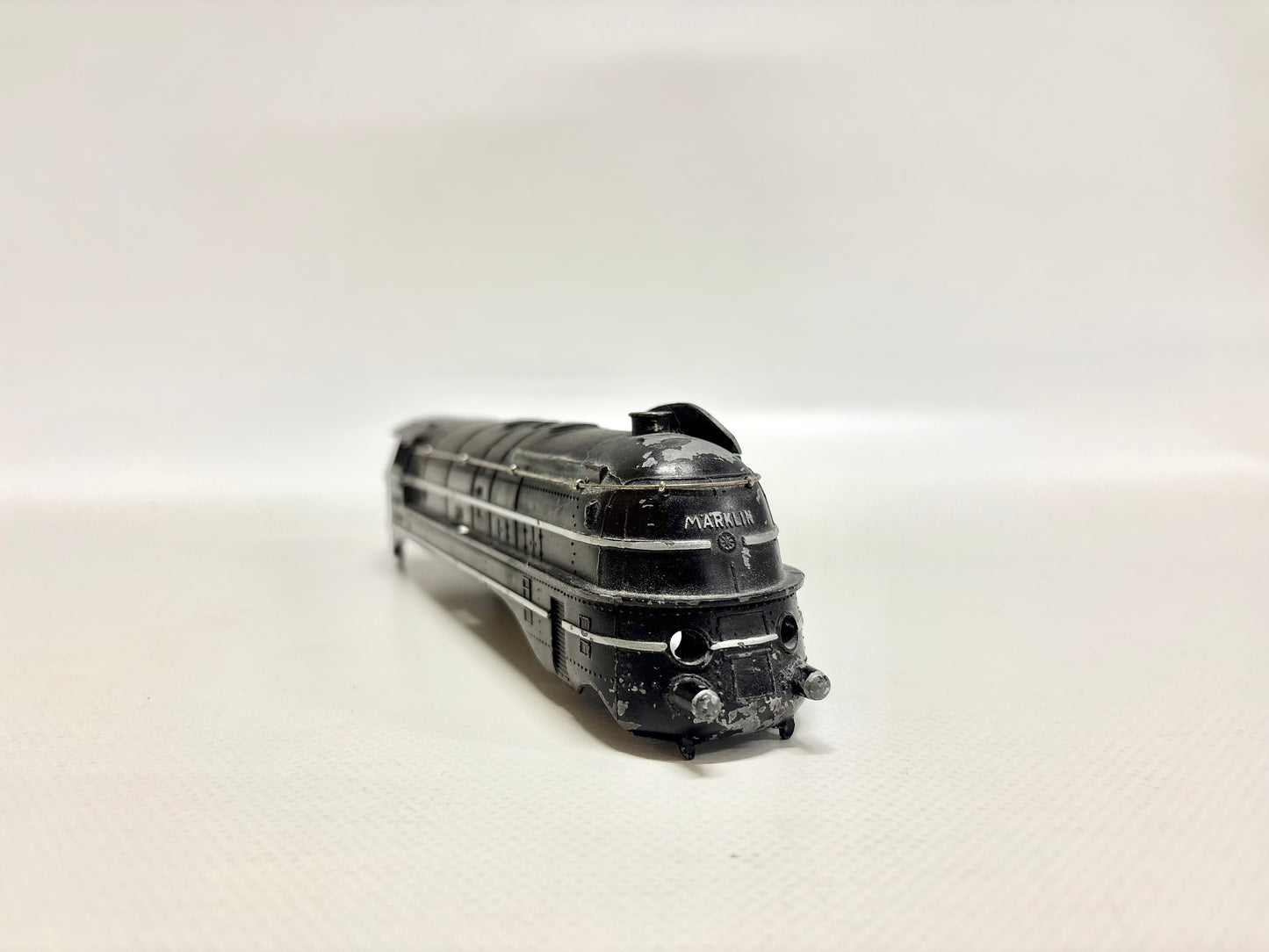 Märklin SK 800 Gehäuse *offene Bürstenklappe* Stromlinienlok AC H0