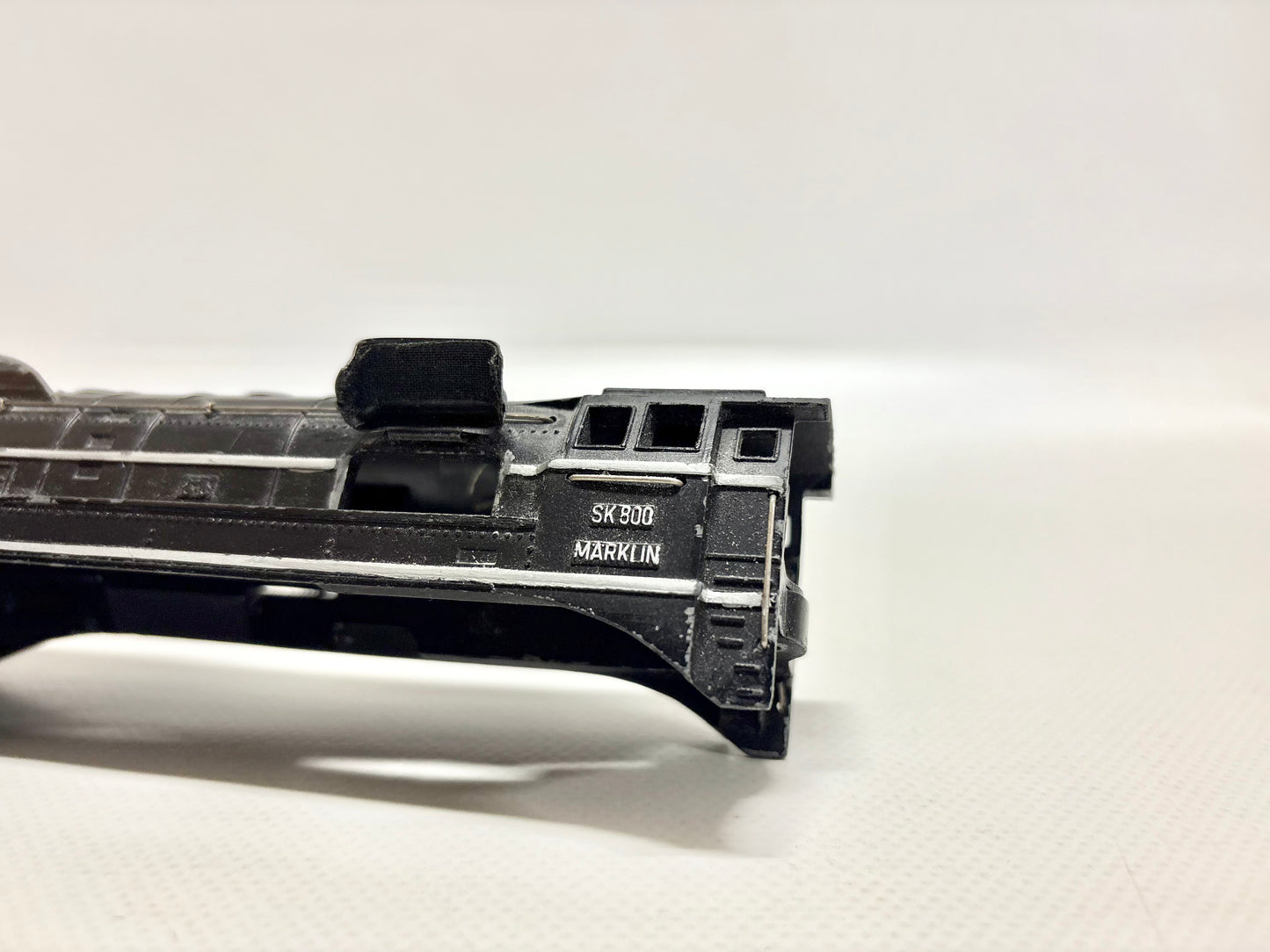 Märklin SK 800 Gehäuse *offene Bürstenklappe* Stromlinienlok AC H0