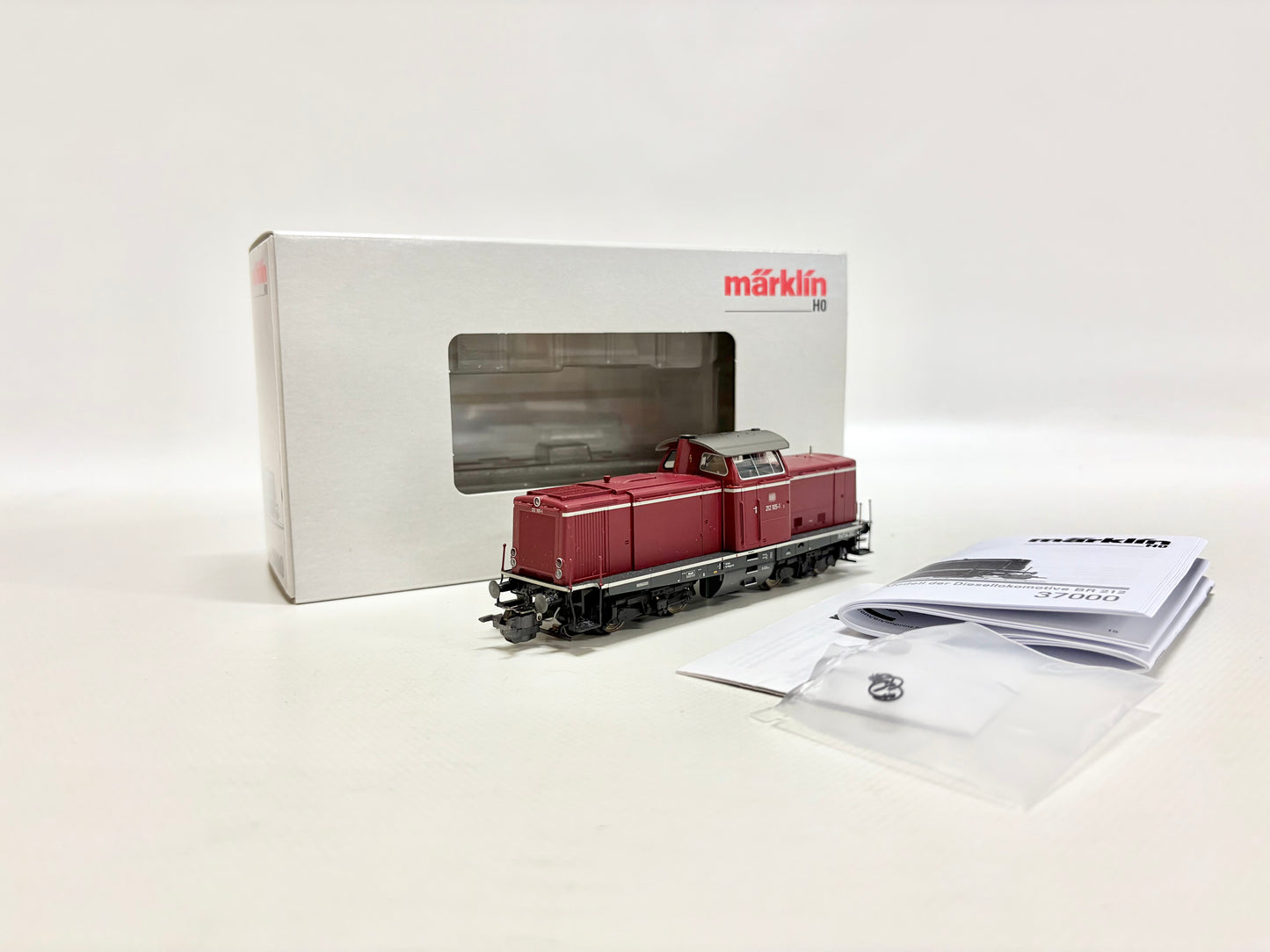 Märklin 37000 Mfx-Digital + Sound Diesellok Br 212 105-1 DB AC H0
