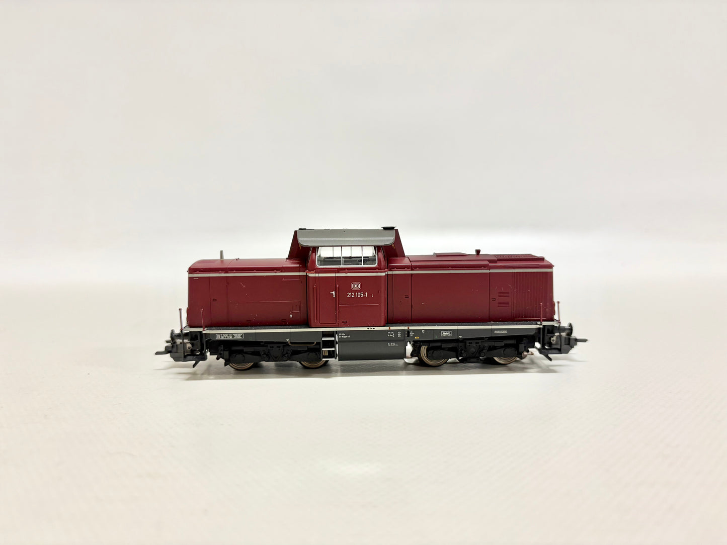 Märklin 37000 Mfx-Digital + Sound Diesellok Br 212 105-1 DB AC H0