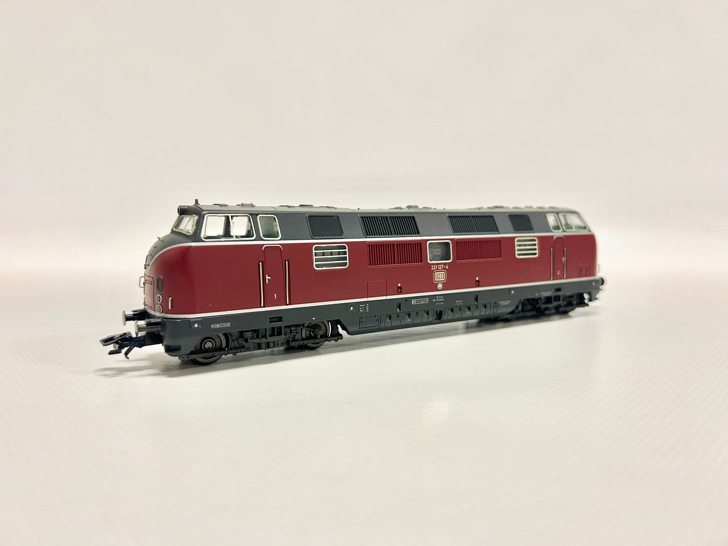 Märklin 3782 Digital Diesellok Br 221 127-4 DB AC H0
