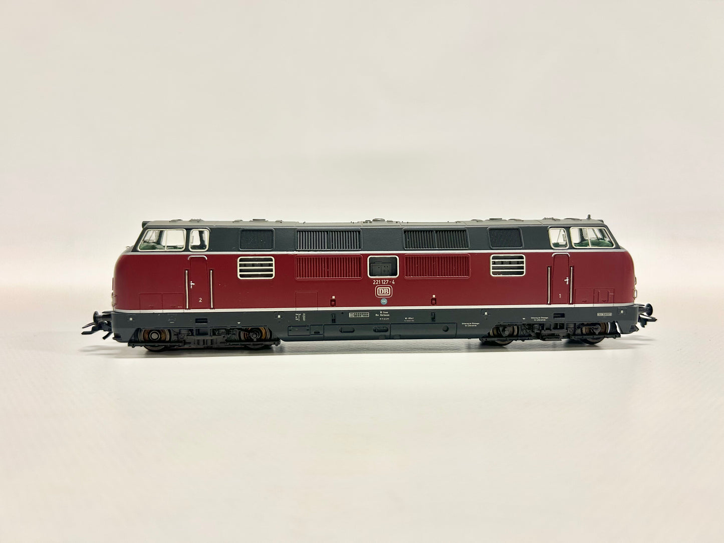 Märklin 3782 Digital Diesellok Br 221 127-4 DB AC H0