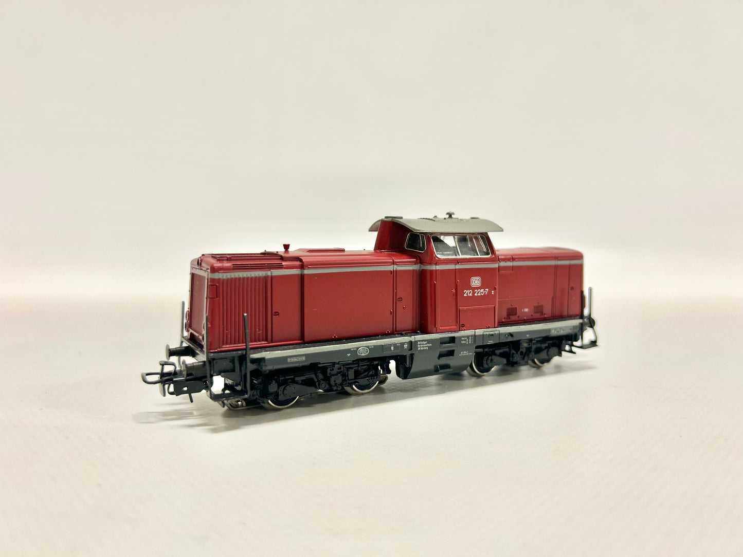 Märklin 3672 Digital Diesellok Br 212 225-7 DB AC H0