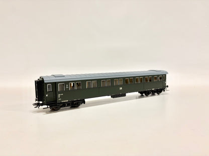 Roco 45549 Schnellzugwagen Personenwagen mit Innenbeleuchtung DR AC H0
