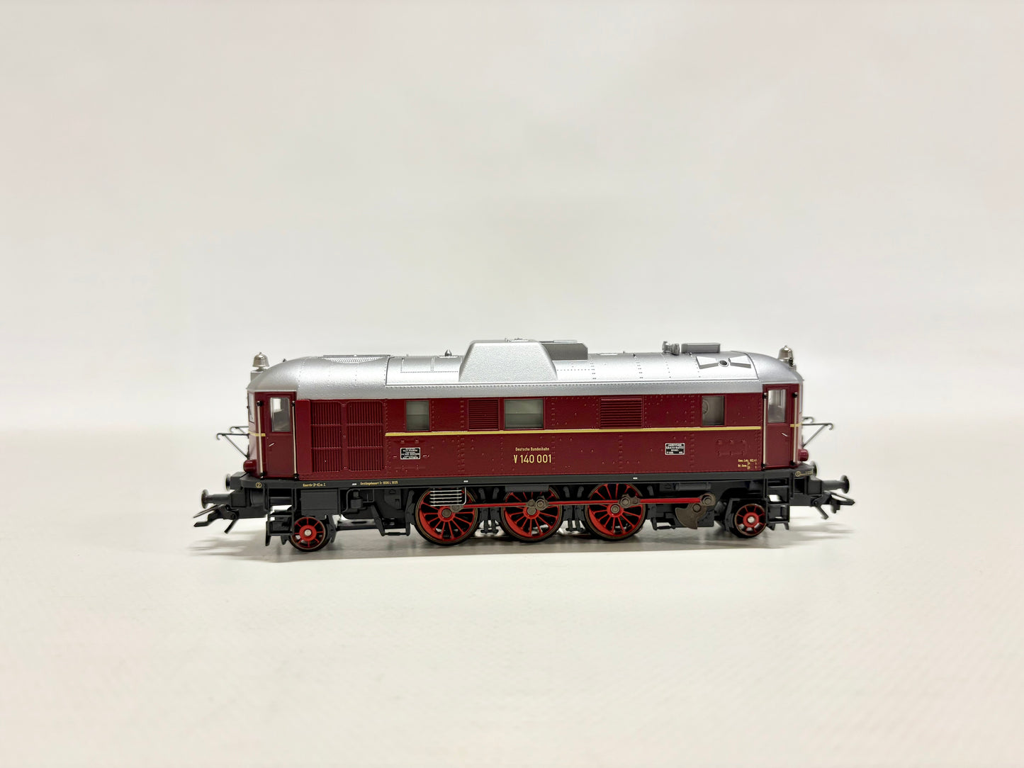 Märklin 37211 Mfx-Digital + Sound Diesellok V140 001 DB AC H0