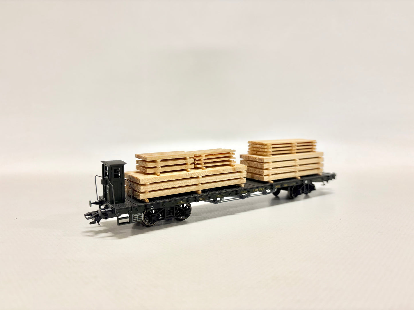 Märklin 46282 Flachwagen mit Holzladung K.Bay.Stst.B AC H0