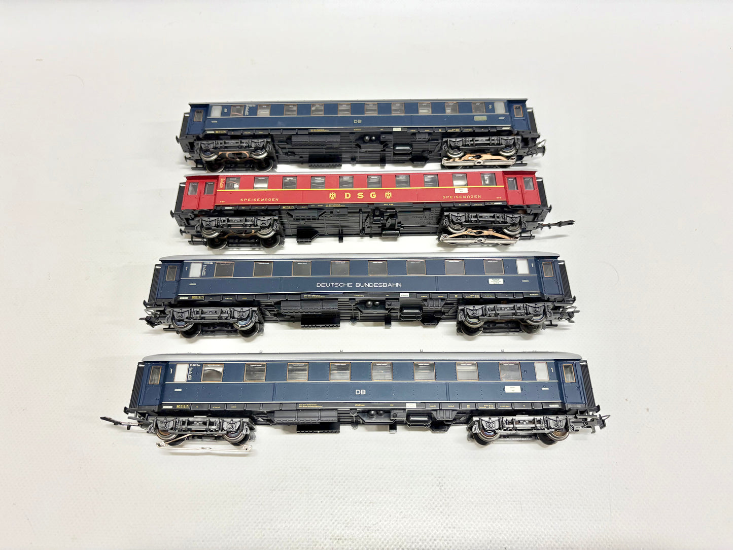 Märklin 4x F-ZUG Personenwagen mit Innenbeleuchtung DB AC H0