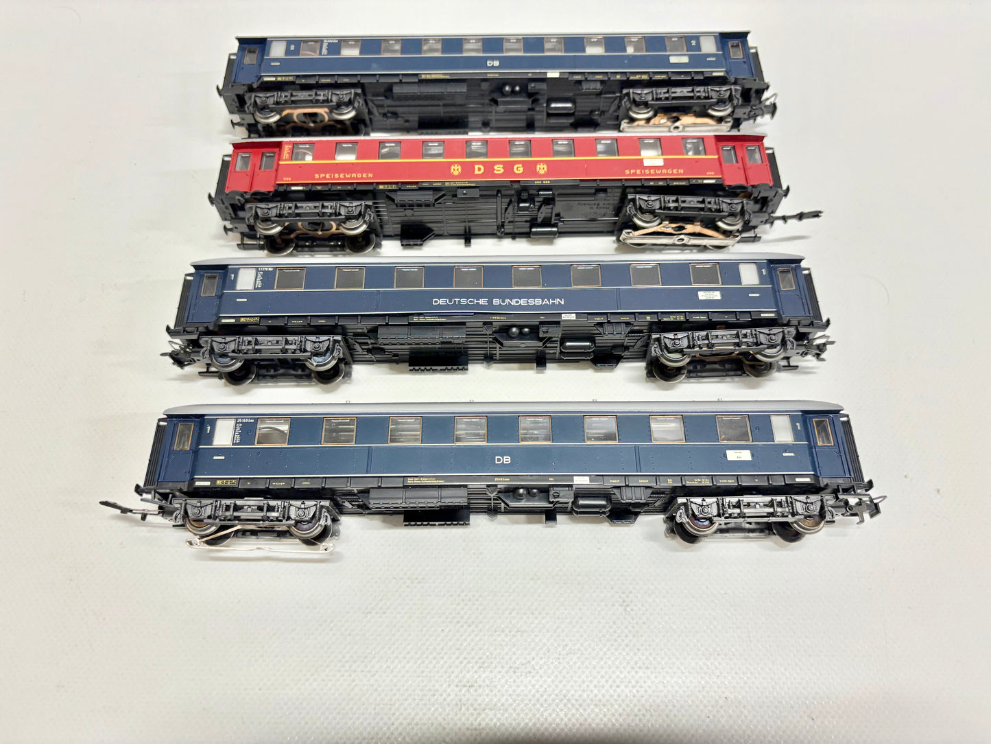 Märklin 4x F-ZUG Personenwagen mit Innenbeleuchtung DB AC H0