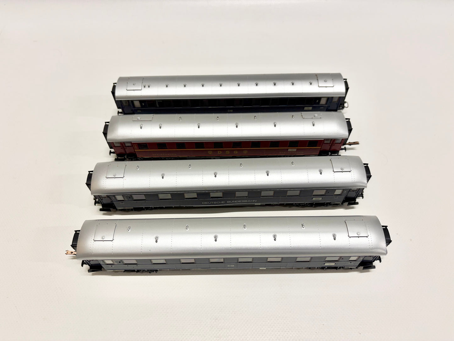 Märklin 4x F-ZUG Personenwagen mit Innenbeleuchtung DB AC H0