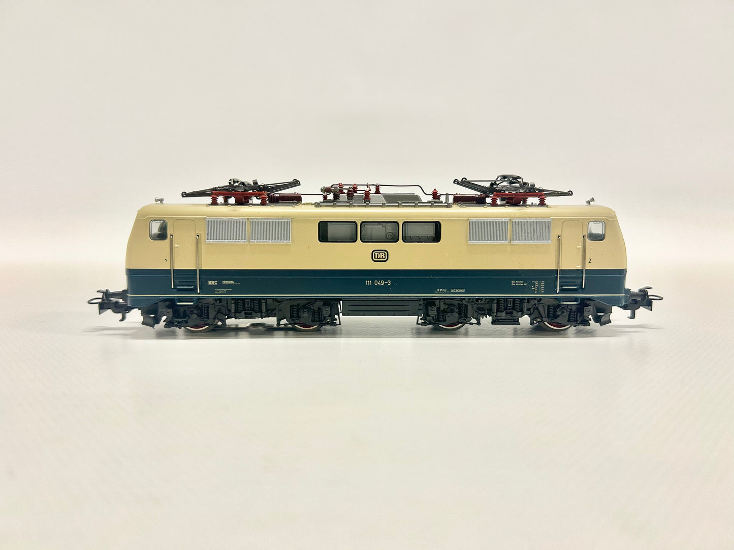 Märklin 3642 Digital E-Lok Br 111 049-3 DB AC H0