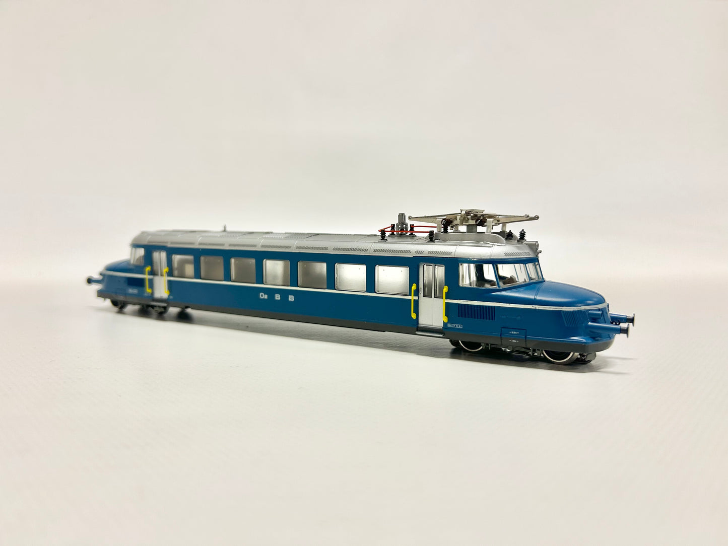 Märklin 3127 Elektro-Triebwagen "Blauer Pfeil" RBe 2/4 SBB AC H0
