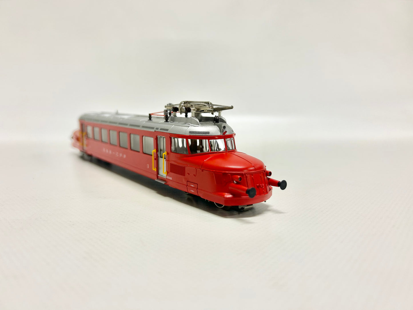 Märklin 3126 Elektro-Triebwagen "Roter-Pfeil" RCe 2/4 SBB AC H0
