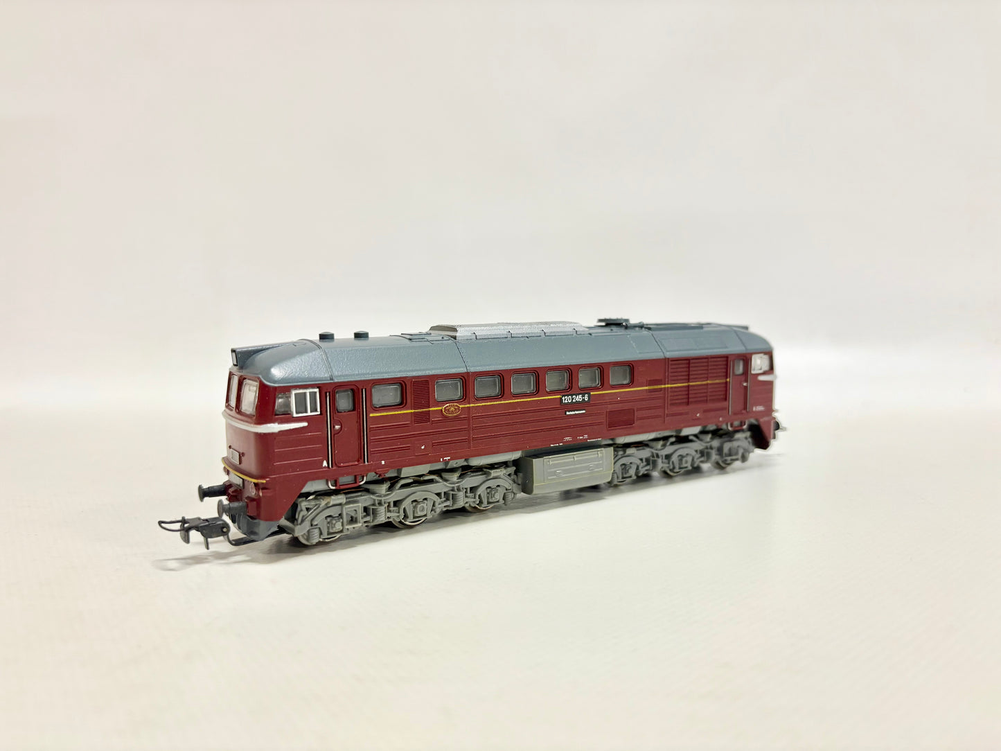 VEB Zwickau EM21 Diesellok Br 120 245-6 "Taigatrommel" DR DC H0