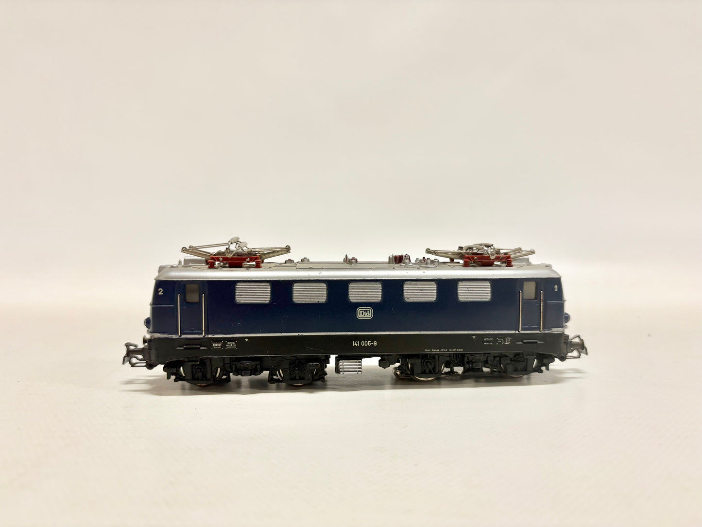 Märklin 3034 Elektrolokomotive Br 141 005-9 DB AC H0