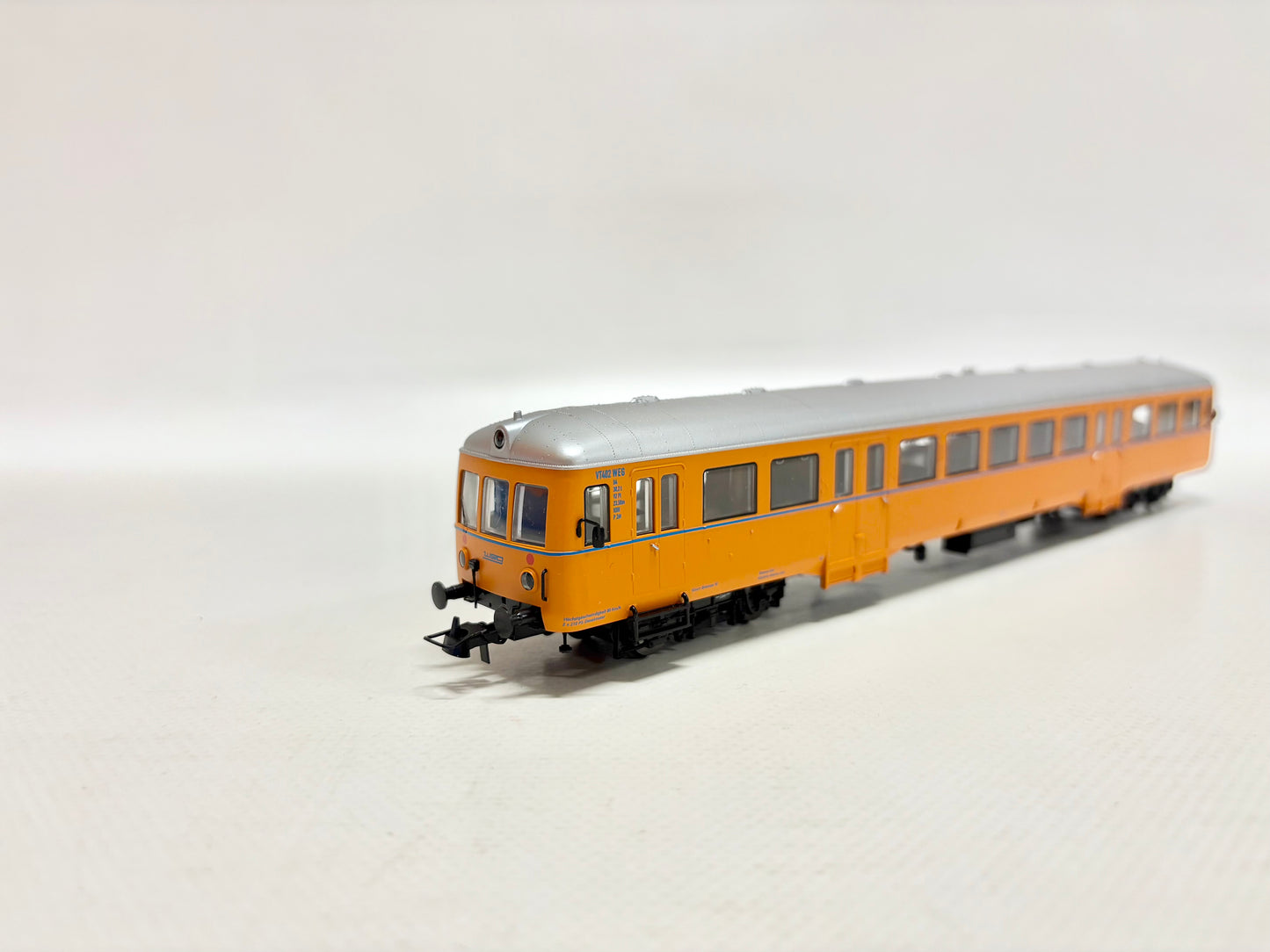Brekina 64104 DSS Dieseltriebwagen VT 402 "Esslinger Triebwagen" WEG DC H0
