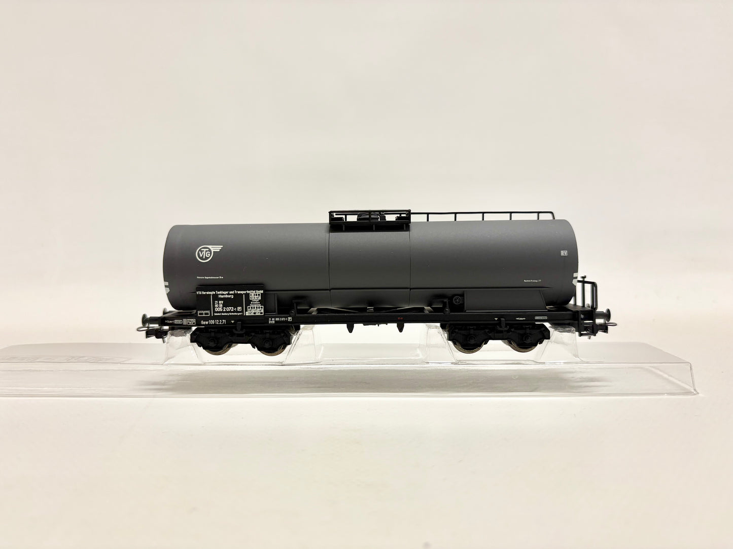 Liliput L240011 VTG-Kesselwagen DB DC H0