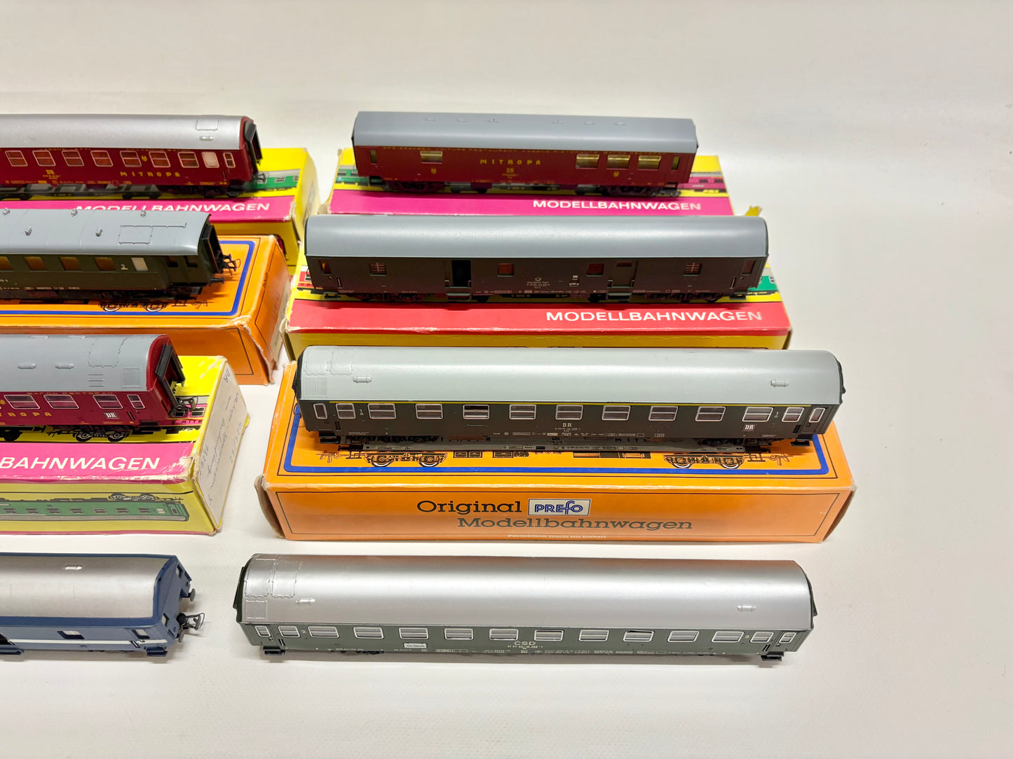 Schicht + Prefo 8x Personenwagen Schnellzugwagen DDR MAV DR H0
