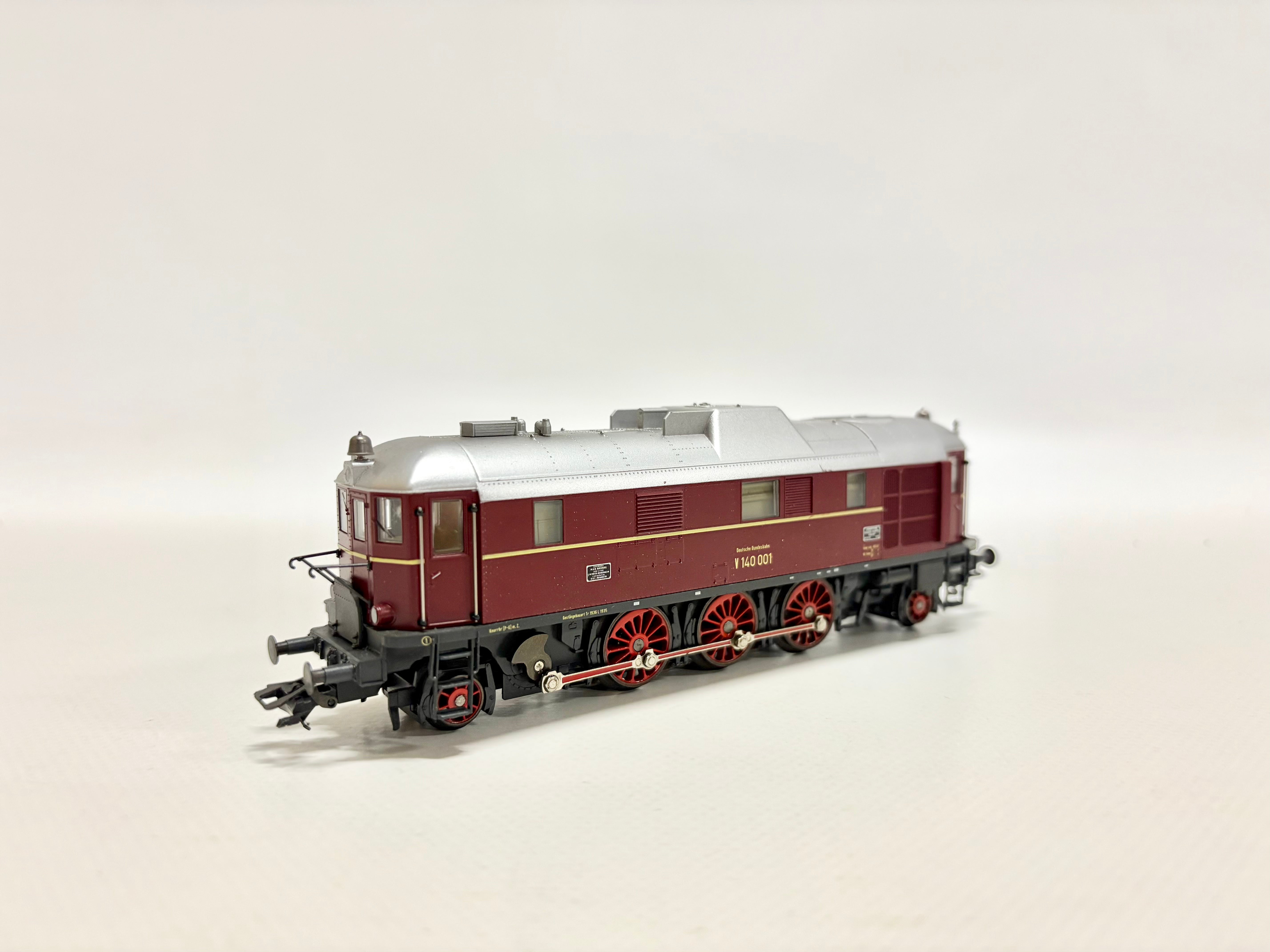 Märklin H0 - 37210 - Diesellokomotive - V140 - DB Märklin H0 - 37210 - Diesellokomotive - V140 - DB
