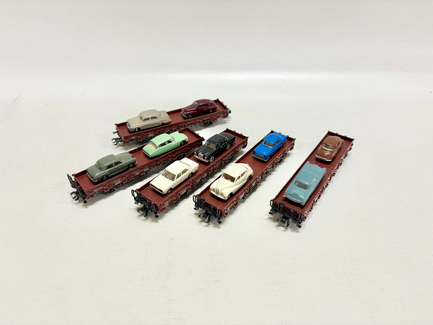 Märklin 5x Niederbordwagen mit Autos Güterwagen DB AC H0