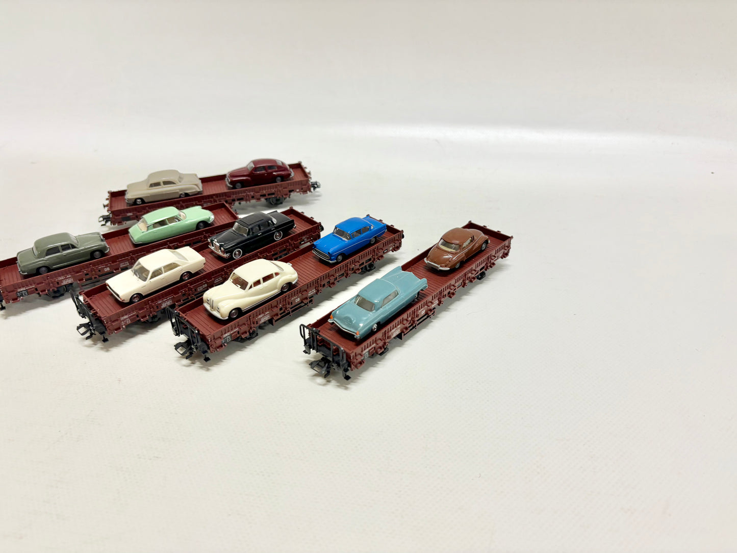 Märklin 5x Niederbordwagen mit Autos Güterwagen DB AC H0