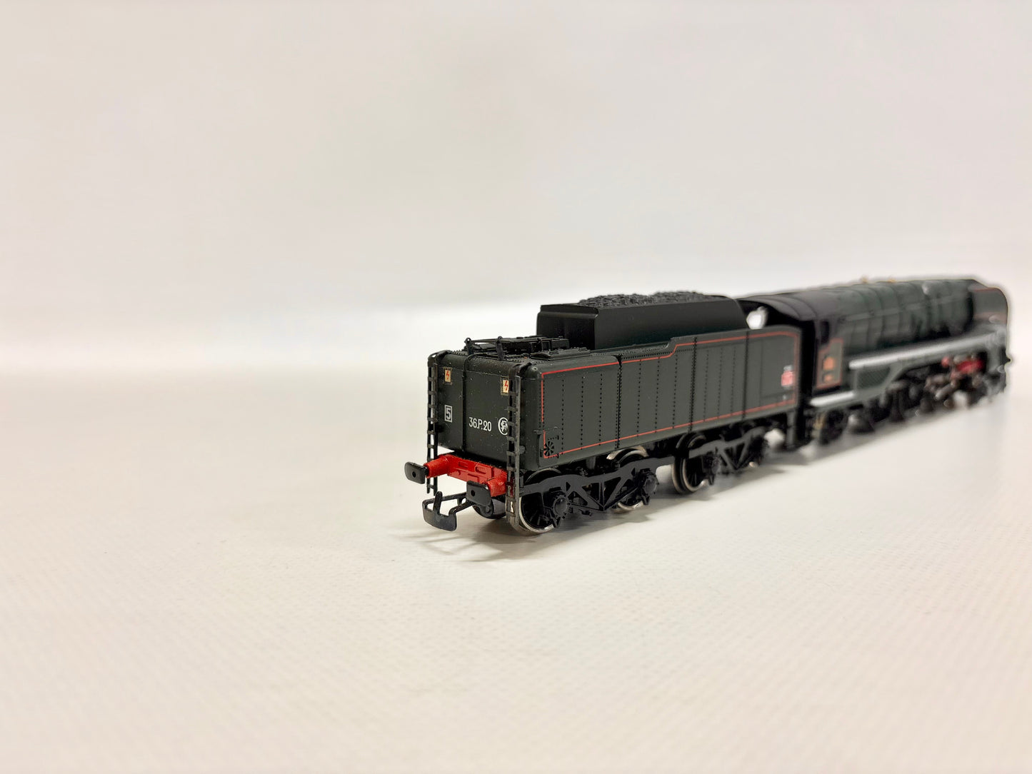 Jouef 8249 Stromlinendampflok Serie 232.U.1. SNCF DC H0