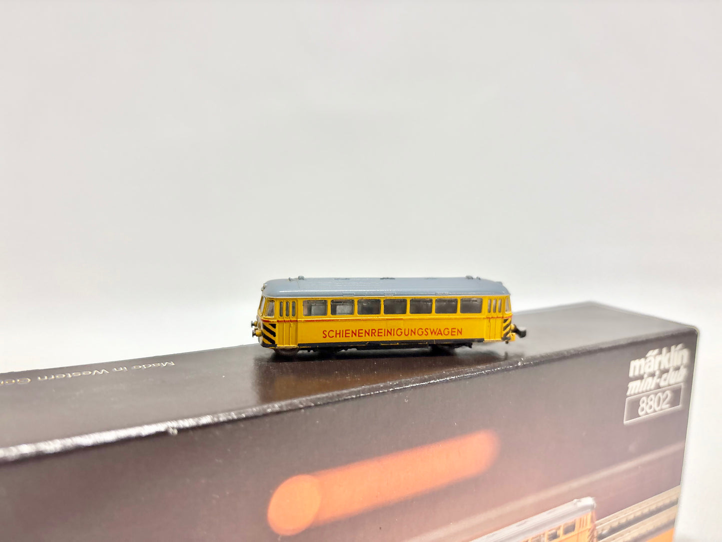 Märklin 8802 Diesel Railcar Track Cleaning Car DB Z