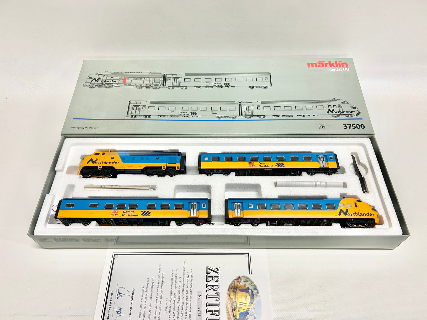 Märklin 37500 Digital + Sound Dieseltriebwagen "Northlander" AC H0