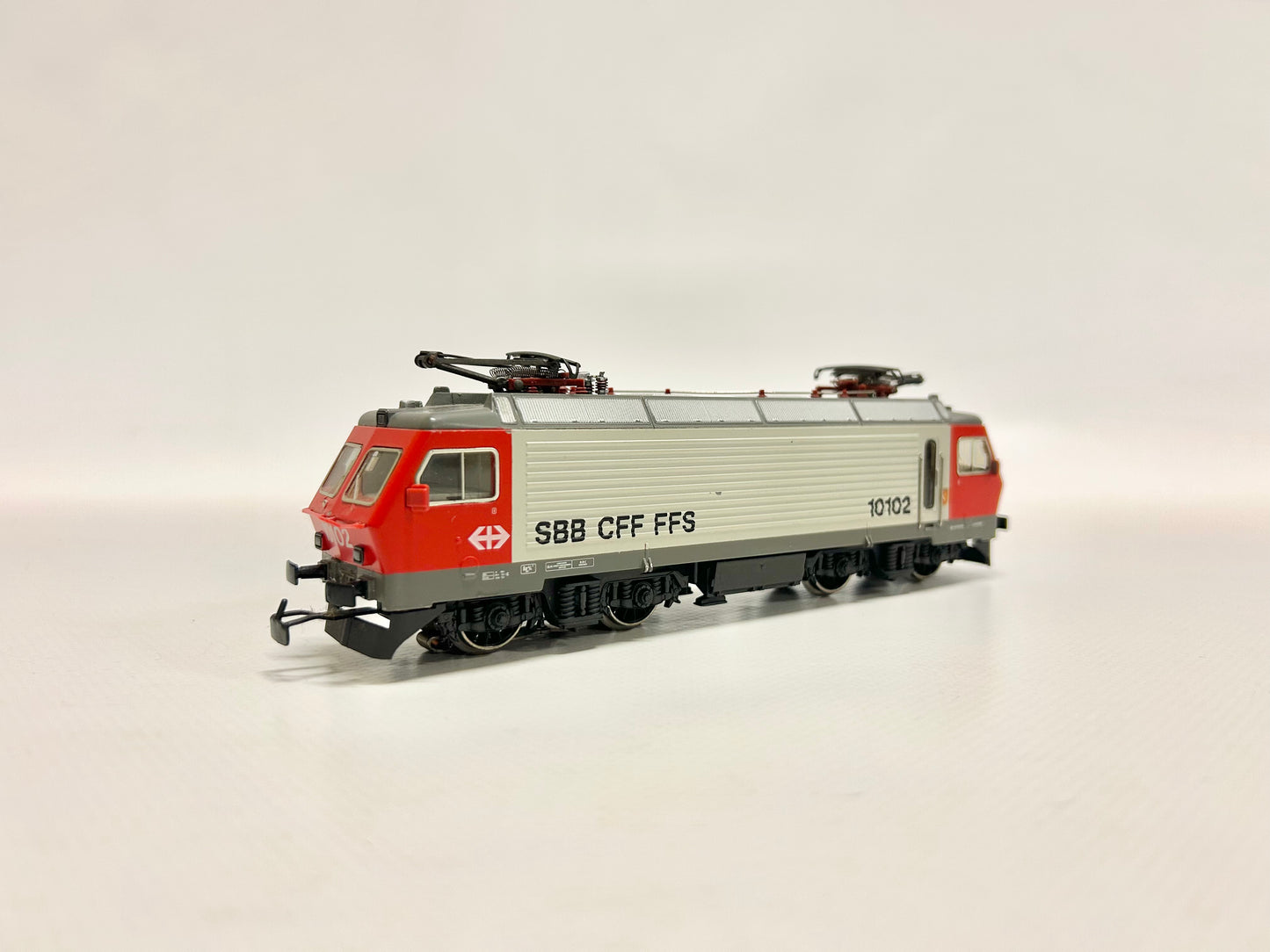 Locomotive RE 4/4 gris-rouge Märklin Hamo SBB CFF FFS 10102 | Acheter sur Locomotive RE 4/4 gris-rouge Märklin Hamo SBB CFF FFS 10102 | Acheter sur